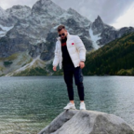 Виталий Раздает logo