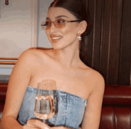 Диана дарит logo