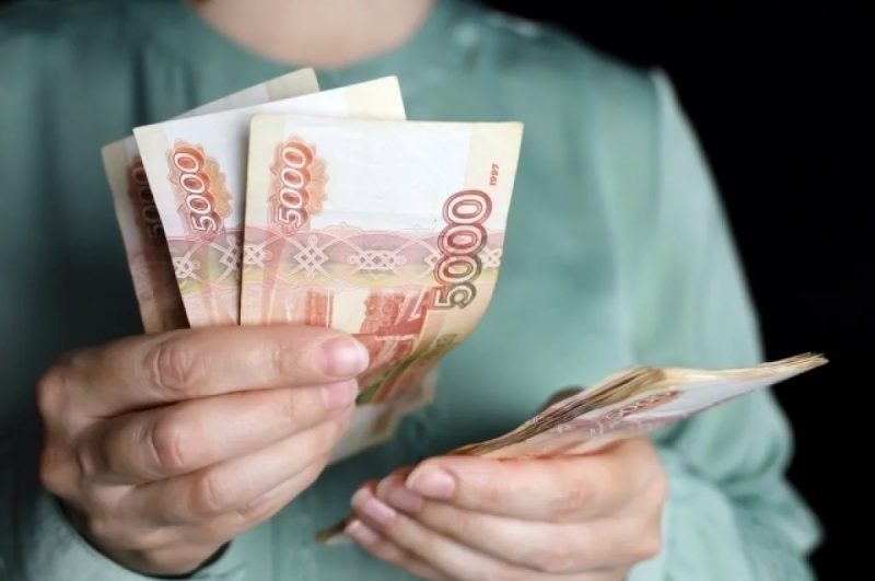 Бизнес в России задолжал более 350 миллиардов рублей