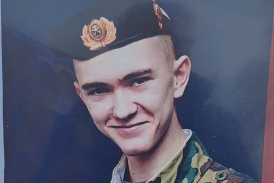 Эдуард Дьяконов из Иркутска накрыл своим телом гранату, спасая сослуживцев