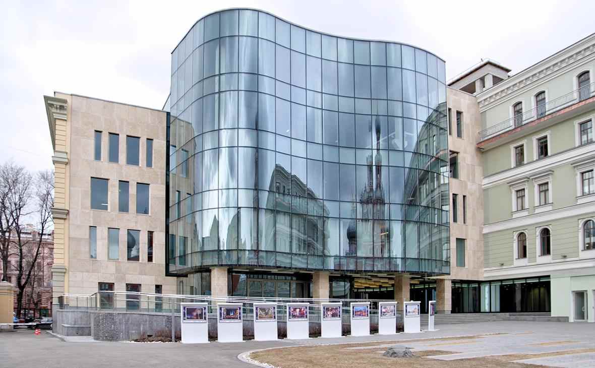 Компания Apple сократит площадь своего офиса в Москве