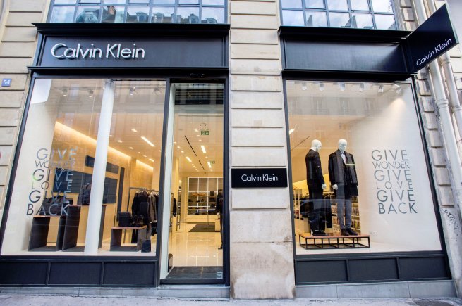 Владелец Calvin Klein и Tommy Hilfiger вышел с российского рынка