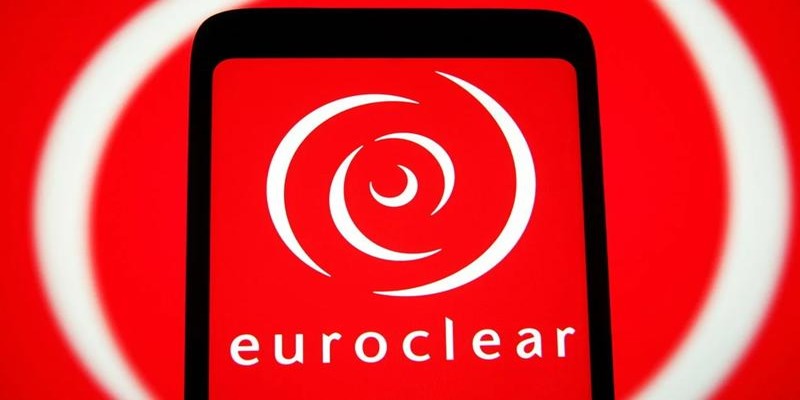 Euroclear приостановил разблокировку активов россиян из–за американских санкций 