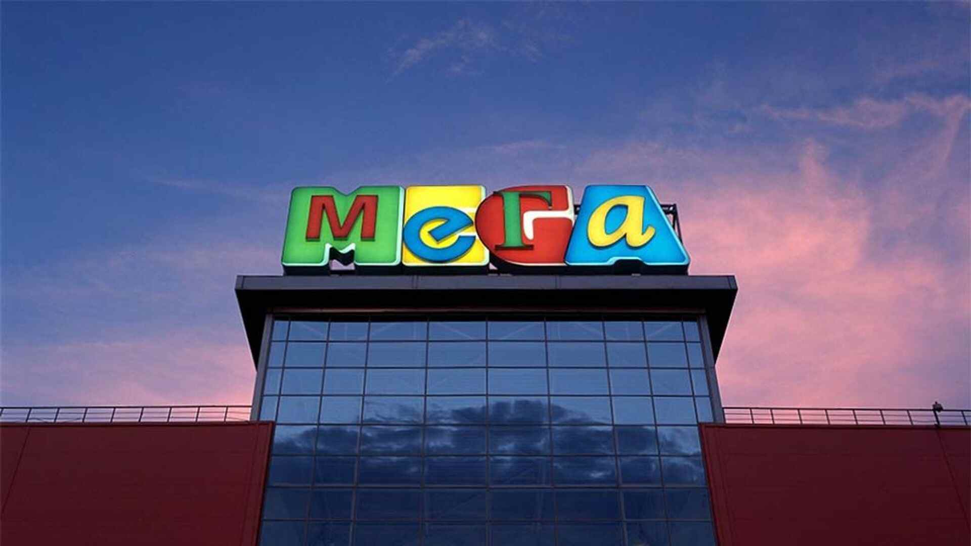 Около 50 бывших магазинов Inditex могут открыться этой весной в торговых центрах "Мега"