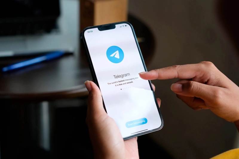Мошенники начали блокировать iPhone через Telegram