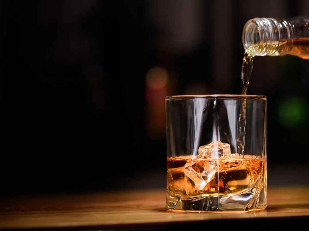 Российские производители алкоголя будут делать собственный джин и виски