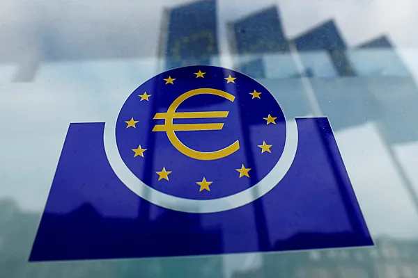 Глава набсовета ЕЦБ призвал европейские банки как можно скорее уходить из России