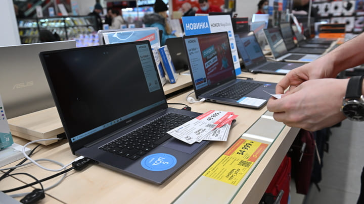 Рынок ноутбуков в России начал менять свою структуру