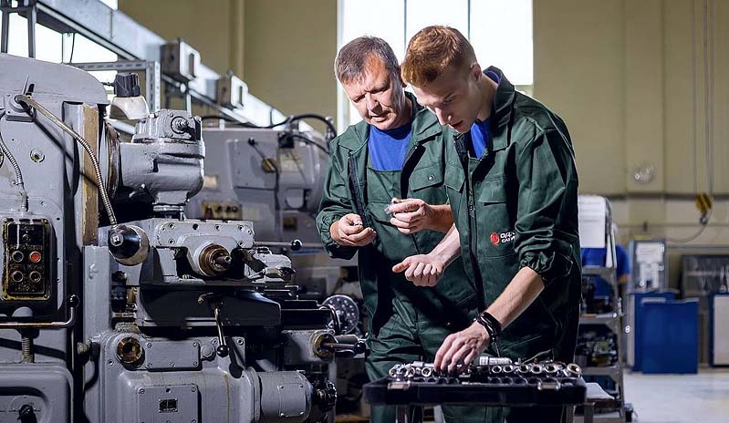 В России наблюдается дефицит рабочих на заводах