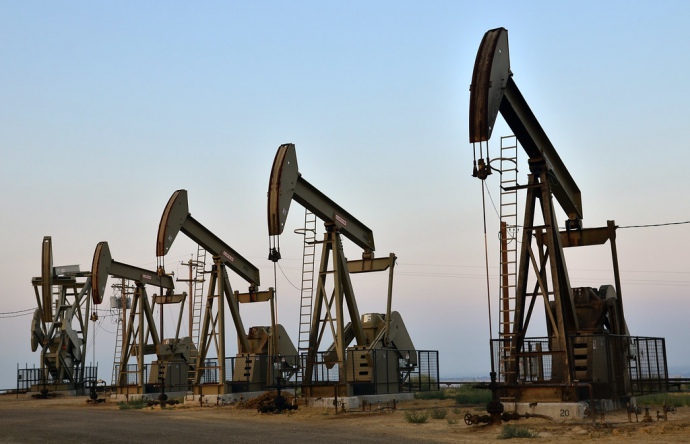 Нефть продолжает свое падение в цене на мировом рынке
