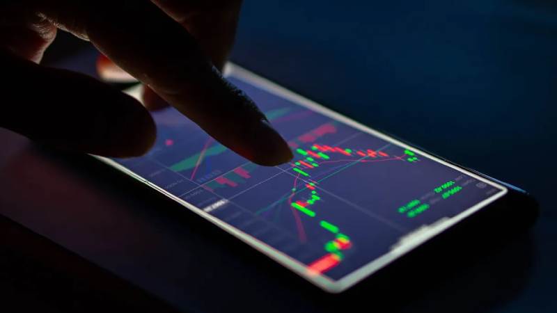 Россияне массово уводят капитал к зарубежным брокерам