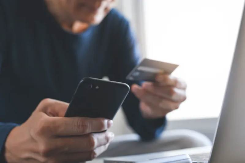 Школьная афера: мошенники разводят россиян от имени учебных заведений