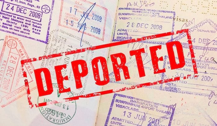Как происходит депортация из Германии: причины, процедура и последствия